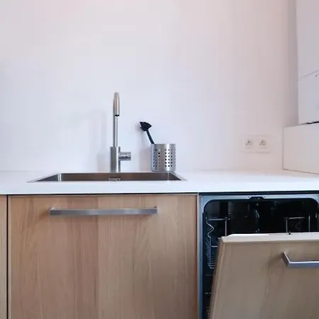 1 Bedroom In Center - 2nd Floor